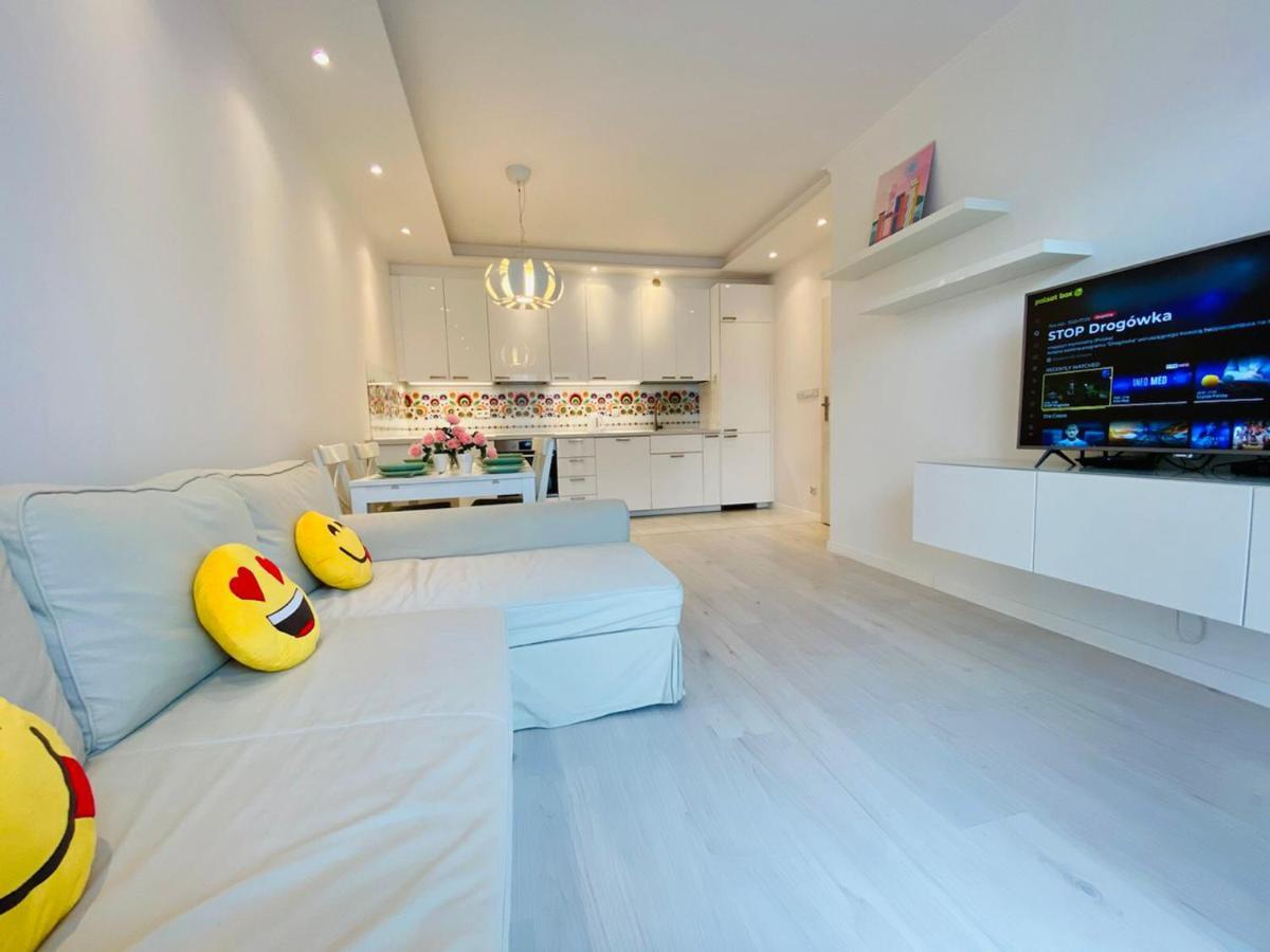 3 Aircon With Free Parking, Balcony Walking Distance Old Town Apartament